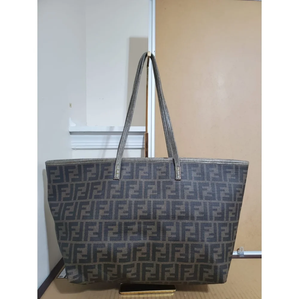 FendiRoll Tote Zucca Coated Canvas Medium - Picture 6 of 13